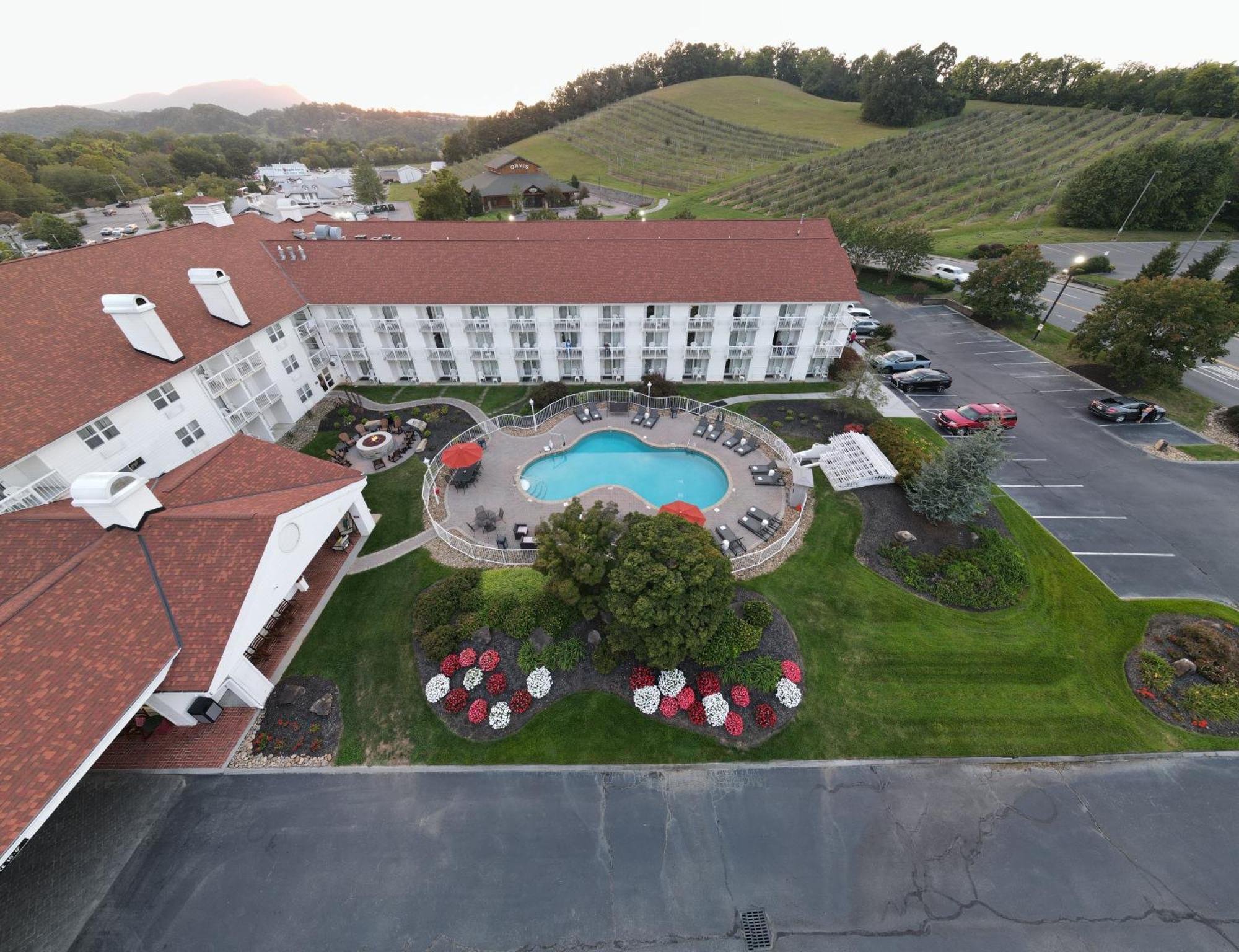 The Inn At Apple Valley, Ascend Hotel Collection Sevierville Exterior photo