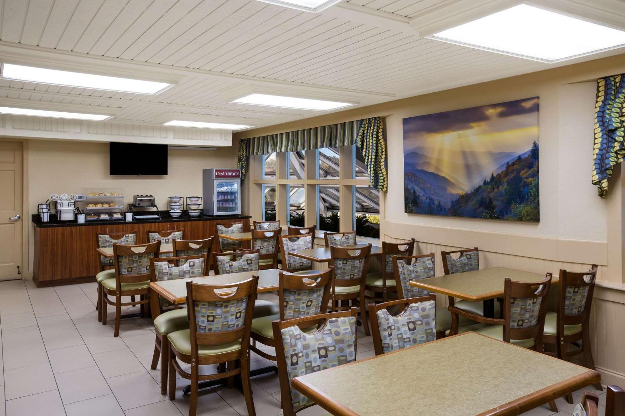 The Inn At Apple Valley, Ascend Hotel Collection Sevierville Exterior photo